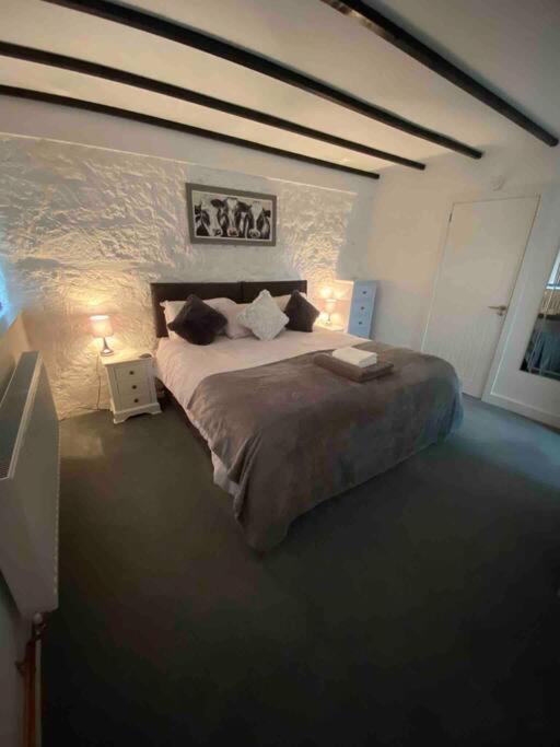 Beautiful Renovated Former Coach House Llandeilo Exterior foto